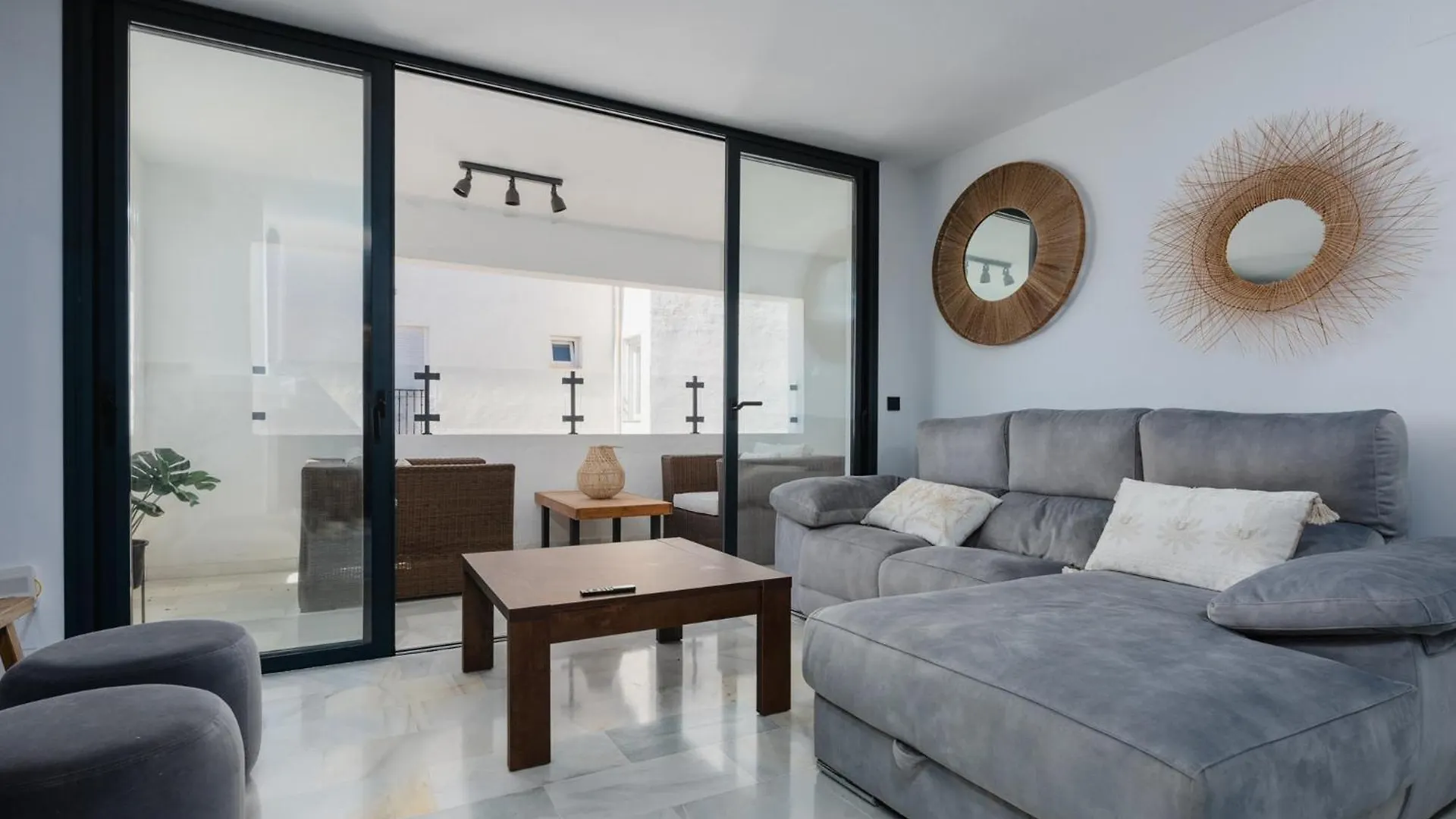 Apartment Modern Luxury 2B Apt In Puerto Banus Marbella