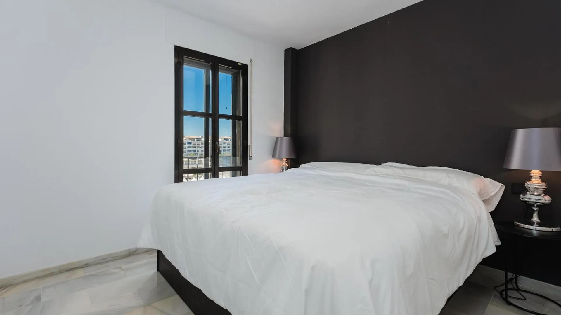 Modern Luxury 2B Apt In Puerto Banus Marbella