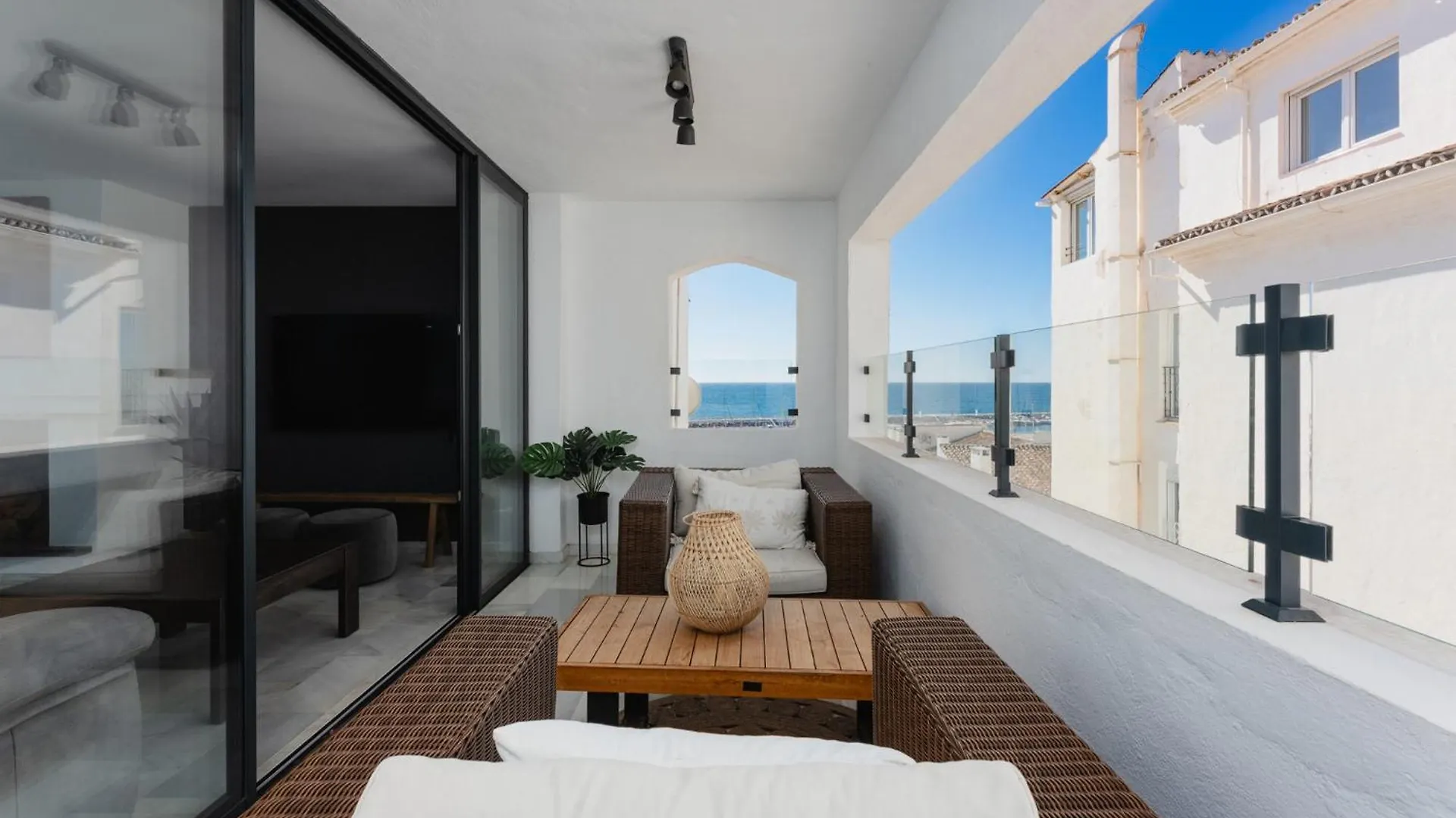 Modern Luxury 2B Apt In Puerto Banus Marbella