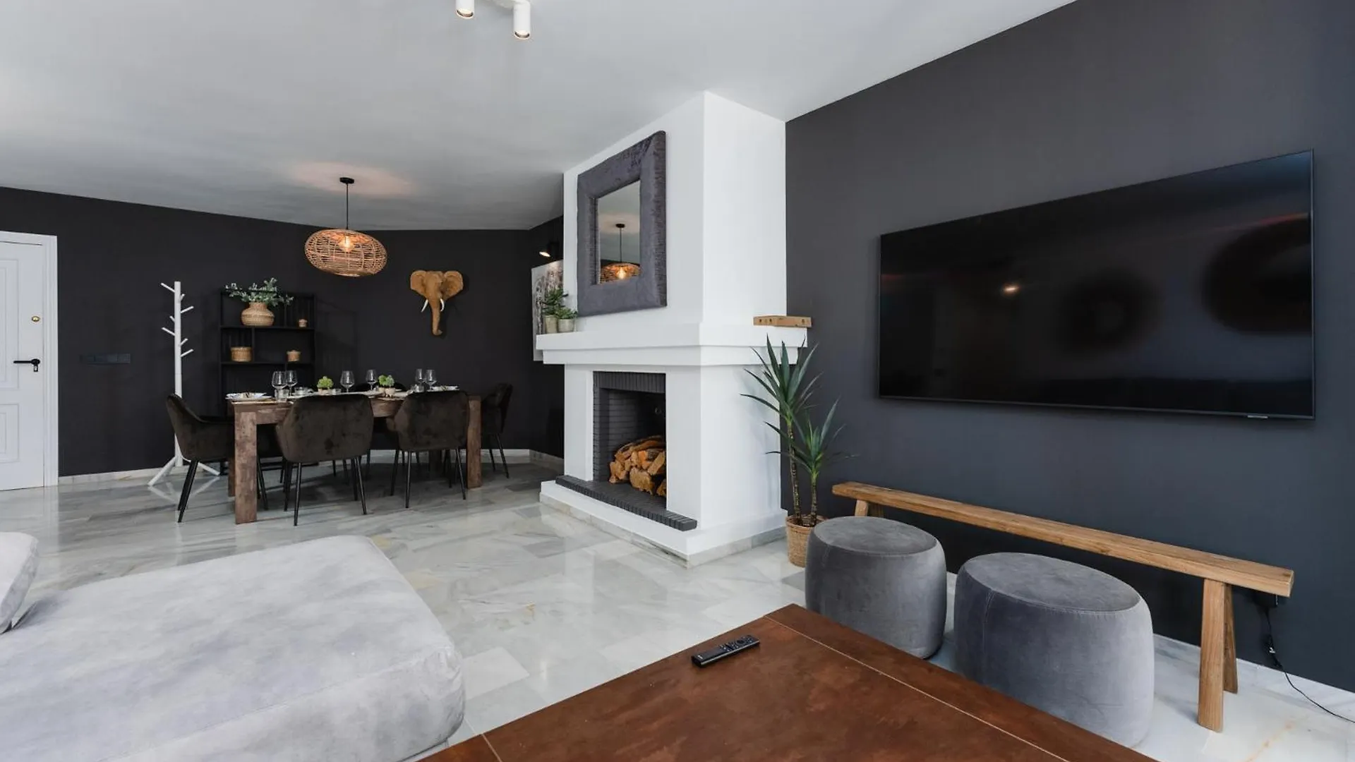 Modern Luxury 2B Apt In Puerto Banus マルベーリャ